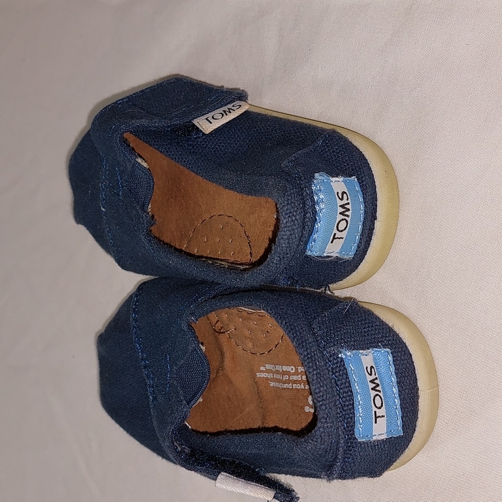 Tom's Size 4 Cute Dark Blue Tom's.